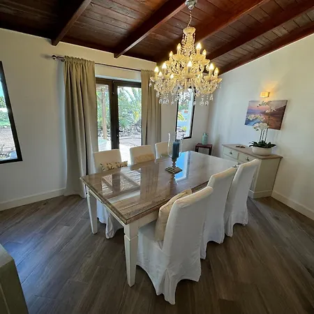 Luxury Away From The Crowds - Casa Montana Semesterbostad